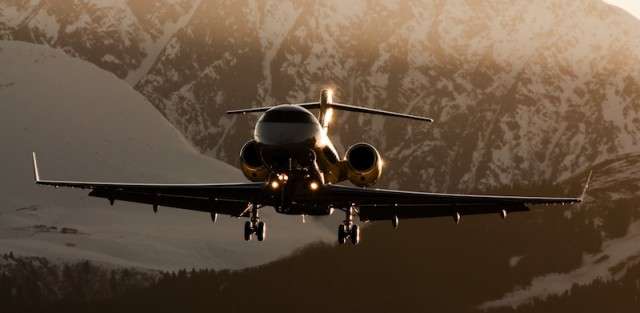 Challenger 300 Super-Midsized Private Charter Jets | Stratos Jet Charters, Inc.