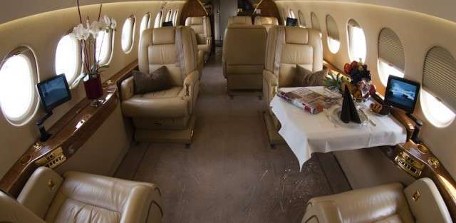 Flight Charters Falcon 2000EX Private Jet