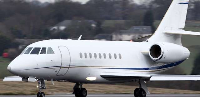 A Dassault Falcon 2000 Business Jet Takes Off | Stratos Jets