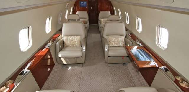 Challenger 850 Private Flight