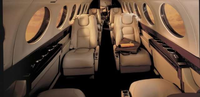 Book Beechcraft King Air 350 Private Flight