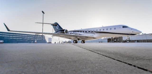 Global 5500 on tarmac