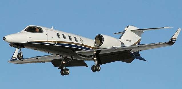 Book Lear 31 Private Jet