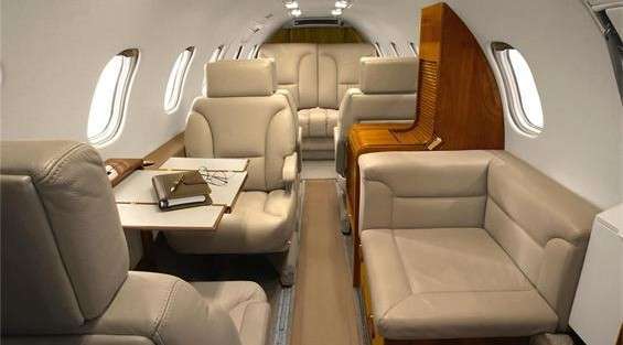 Charter a Lear 35