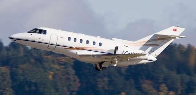 Hawker 800XP private jet charters